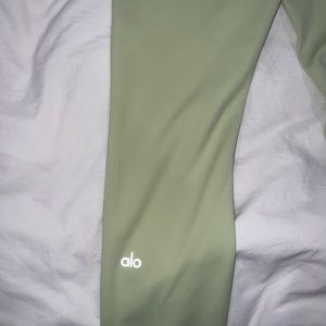 💚ALO green leggings 💚